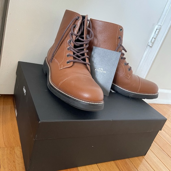Coach lug cap toe boot dark saddle - Picture 2 of 3